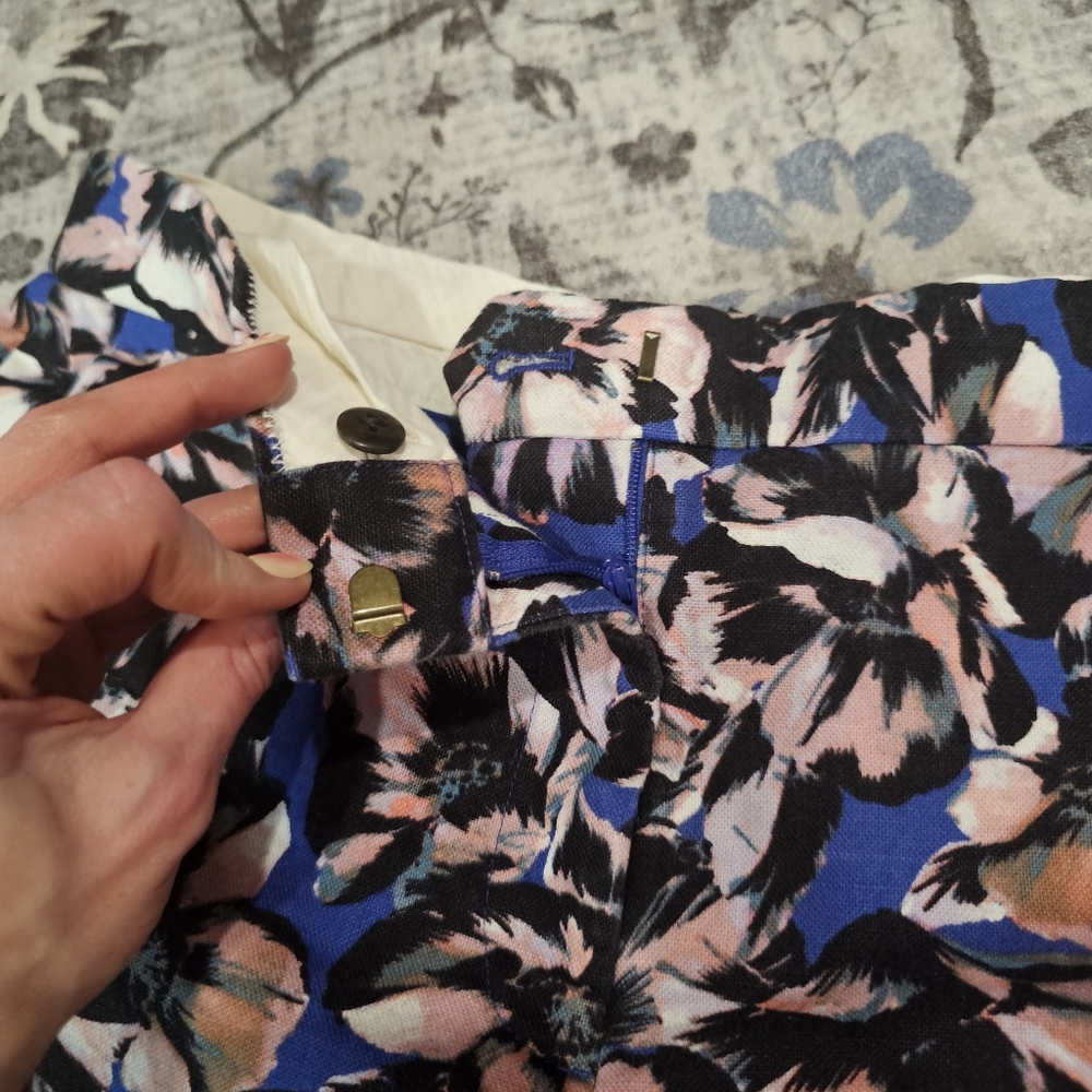 J Crew Linen Cotton Floral Printed Shorts - Picture 3 of 6